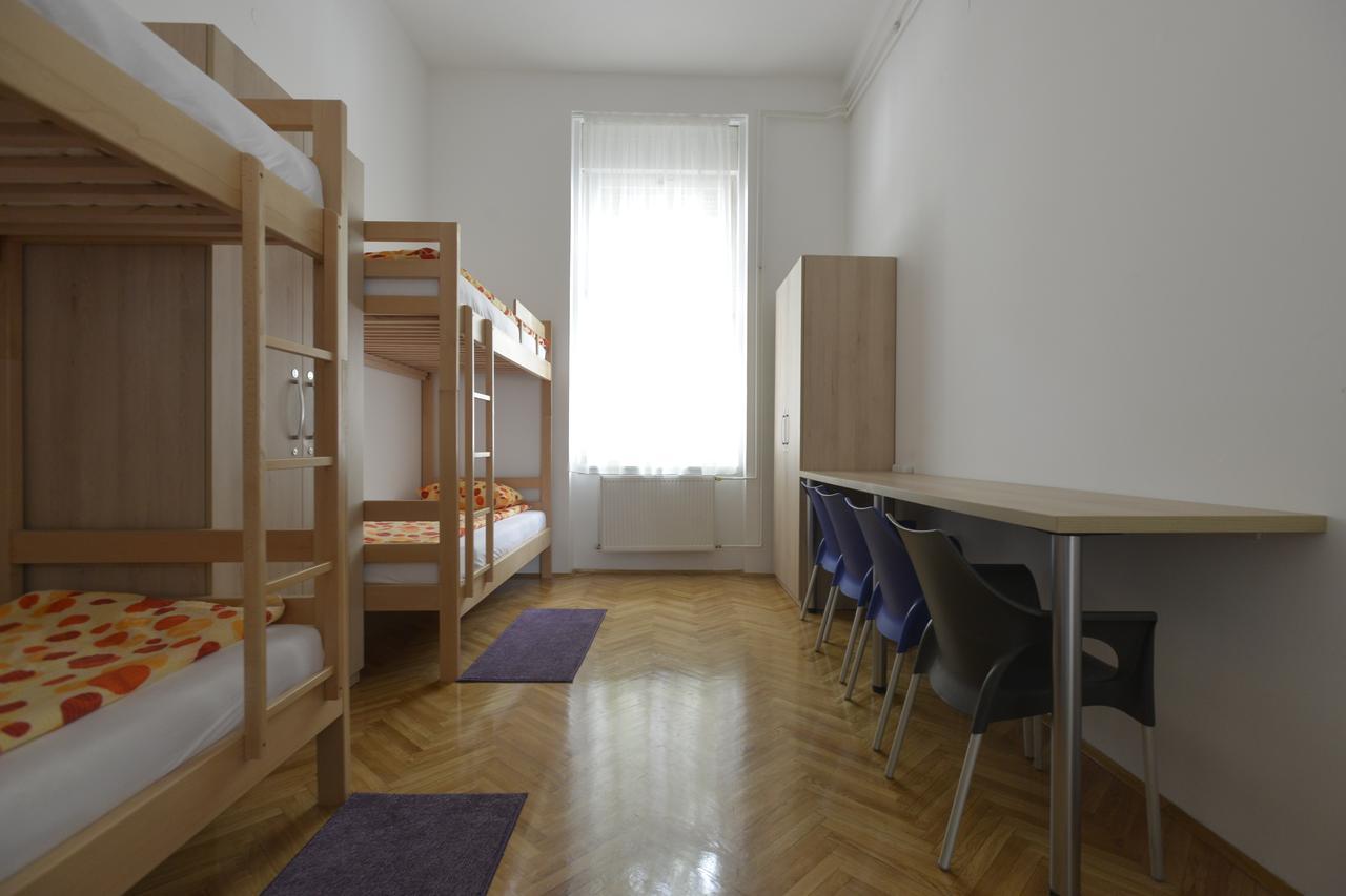 Hostel Flow House Centar Нови Сад Екстериор снимка