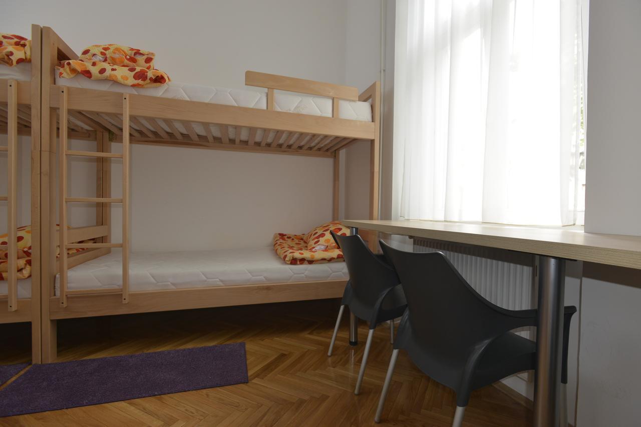 Hostel Flow House Centar Нови Сад Екстериор снимка